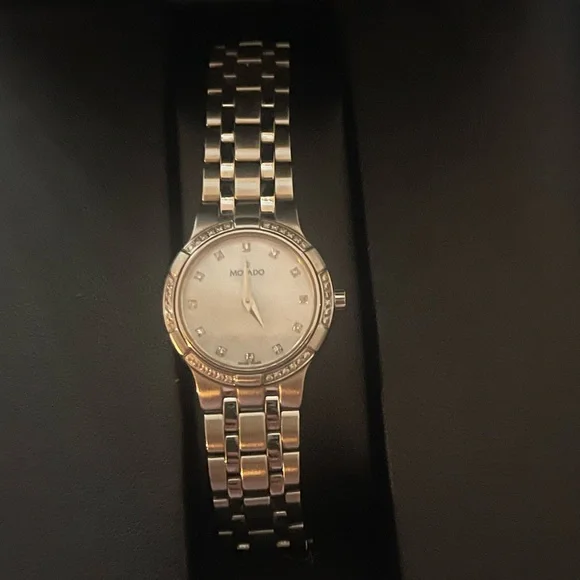 Movado Silver Bracelet Watch with diamonds White Mother-of-Pearl Dial - Picture 4 of 13